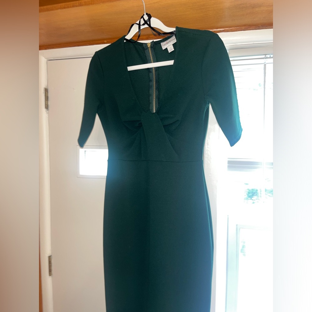 Emerald midi Cocktail dress with quarter sleeve